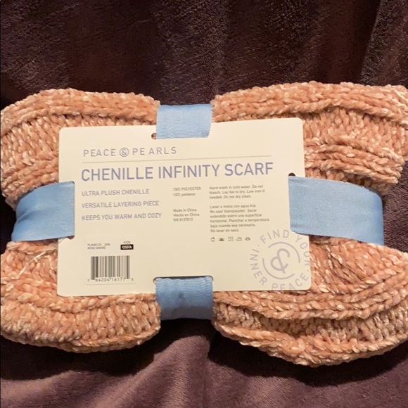 Plush Chenille Infinity Scarf - Picture 4 of 4